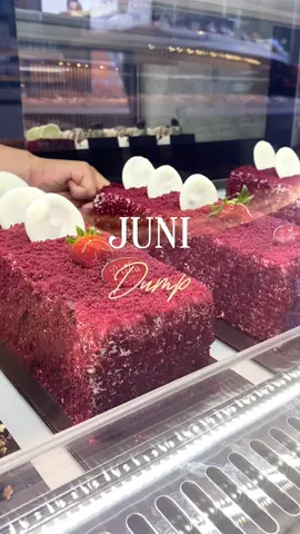 Dcika’s juni dump! is juni hepi😍✨ All about Juni Hepi di Dcika Cakes & Bakery selama bulan juni yang penuh istimewa😍✨ #dcikabakery #japanesecake  #slicecake #longcake #chocolate #orange #junihepi #junidump 