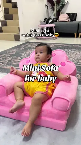 Baby pun nak ada mini sofa untuk santai2 juga😆kemain selesa lagi sofea bersandar atas sofa ni. Best puas hati dapat beli ni🥰 cantik warna pink pulak tu. Ada banyak design lain yg cantik2 mommy tengok dekat bag kuning.  #minisofa #sofababy #kerusibaby #kerusihealingbaby #kerusikanakkanak #sofakanakkanak #sofaanak #sofababggebu #kerusubabygebu 