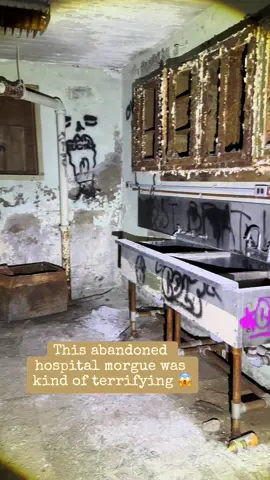 The vibes in here were kinda 🥴 #fyp #foryou #foryoupage #abandoned #abandonedhospital #abandonedmorgue #morgue #spooky #scary #urbex #urbanexploring #urbanexploration #asylum 