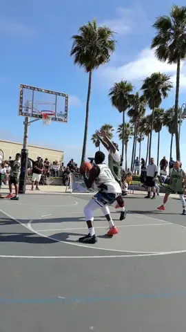 I think this solves the “ but can he hoop” debate 😂 #hamilt0njr #basketball  