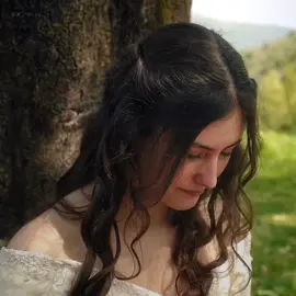 I actually didn't want to use the sound with the voice for the video, but since I couldn't find the original sound and the voice suits her, I used the sound 💁🏽‍♀️🤍 #trappedbetweenfeathers #secondpart #trappedbetweenwords #firstpart #asher #matildemidoes #hale #goncalodias #jacysfilms #jacintaalves #portugesefilm #shortfilm #shortmovie #youngfilmmaker #teenager #foryou #foryoupage #fypage #viral #viralvideo #viralontiktok @Jacy’s films @Gonçalo Dias @tucas 🎀 @Bia @Lara Barbosa @carolina @caru @Gonçalo Claro da Fonseca 