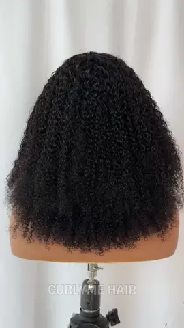 This curly wig is the most suitable look for summer😻💃🏻 #curlymehair #curlymewig #hdlacewig #foryou #wigstyling #gluelesswig #weargowig #curlywig #fyp #forupage 