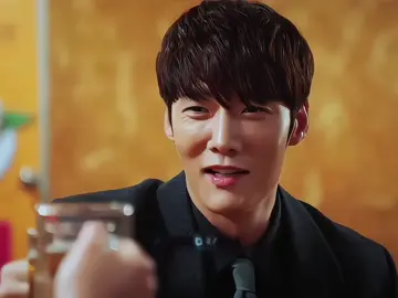 Aparentemente ela salvou a investigação 🤣🤣 📺: Miss Night and Day #missnightanddaykdrama      #serie #seriesedit #trend #missnightanddayedit     #missnightandday        #editkdrama    #lancamento   #doramas #song      #viral #romance  #doramaedit    #netflix #fy #foryou #kdrama #doramas   #fypシ゚viral  #doramascoreanos #hbomax #handmadelover   #romance  #doramaslovers #lancamento 