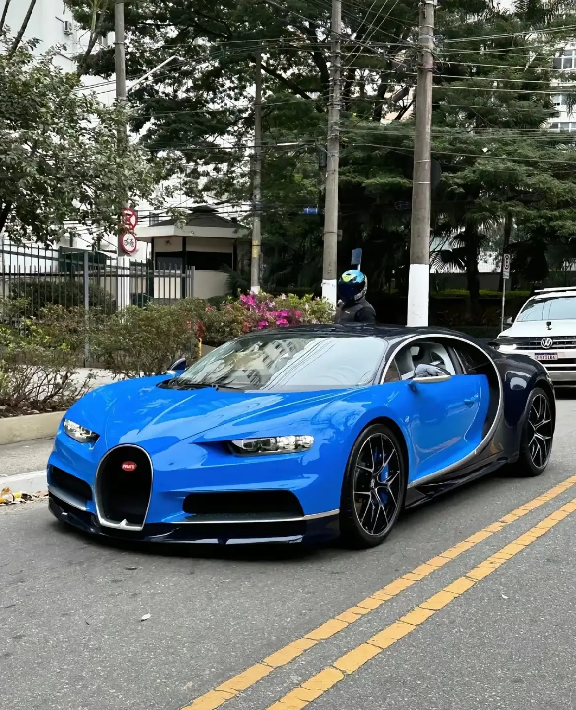 Primeiro Bugatti Chiron no Brasil 🇧🇷 1/1 #bugatti #brazil🇧🇷 