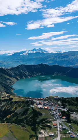 Laguna de Quilotoa Cotopaxi Ecuador 