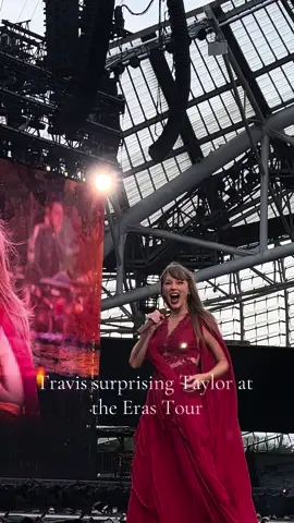 Taylor spotting Travis as he gets to the Eras tour during August!!! Why is she so cute 😭 #dublinN3 #taylorswift #traviskelce #tayvis #erastour #dublin #tstheerastourdublin #taylornation #surprise #reaction 