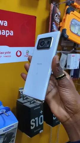 CALL  / WhatsApp          0788681368 Tunapatikana Kariakoo jengo la china plaza. BRAND: AQOUS R6  STORAGE: 128GB📍 RAM :12GB Price  450,000/=🙌 Warranty   6 MONTH✅✅ Kwa Dar ni elfu 5 delivery maeneo ya karibu. Na kwa wa mkoani unaweza kumuagiza nduguyo/ rafiki na jamaa kufika dukani au sisi wenyew tukutumiye popote ulipo kwa uhaminifu mkubwa mno.✅ Karibuni sana simu_beirahisitz I can only give you the highest quality 👍