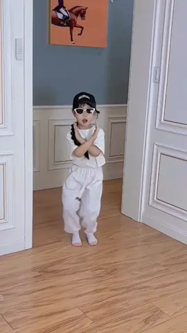 Today we only listen to the rhythm~ 😛 #dance #babytiktok #cute #fyp #keep #music #cutebaby #funny #Vlog #gifted 