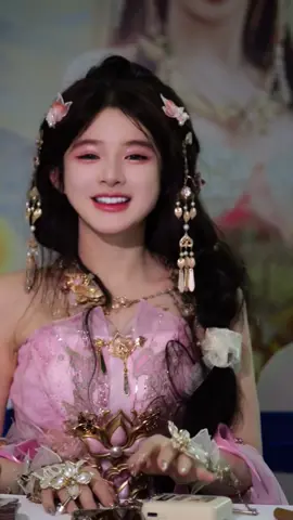 Tiểu thượng quan #小上官 #xuhuong #viral #gaixinhtiktok #gaixinhtrungquoc #cosplay #gaixinhchina #chinagirl #hanfugirl #xiaoshangguan #douyin #theanh28 #schannel #dqn #trend #fyp #👻networks 