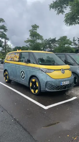 Banana 🍌#minions #banana #autostadt #wolfsburg #volkswagen #car 