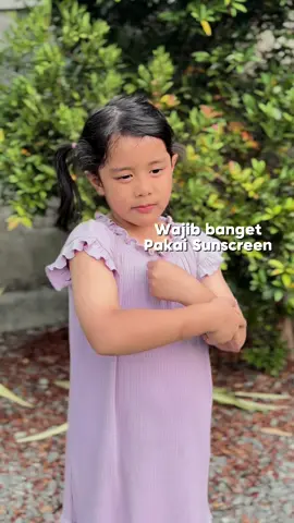 Rekomendasi sunscreen anak yang bisa dipakai renang 😍 @AZARINE KIDS 