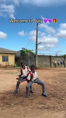 Wishing all our fans and friends a happy new month 💃🏽💃🏽💃🏽 #dreamcatchersacademy #grateful #dancechallenge #happynewmonth #afrobeats #NewMusic #viralvideo 