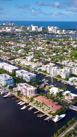 Fort Lauderdale in Florida, USA. There are 165-miles (265km) of inland waterways, that’s why it often calls the “Venice of America.” 🏝️🏙️🇺🇸 #fortlauderfale#miami#fortlauderdalebeach#usa#unitedstates#florida#america#fyp#viral#miamilife#travel#worldwalkerz