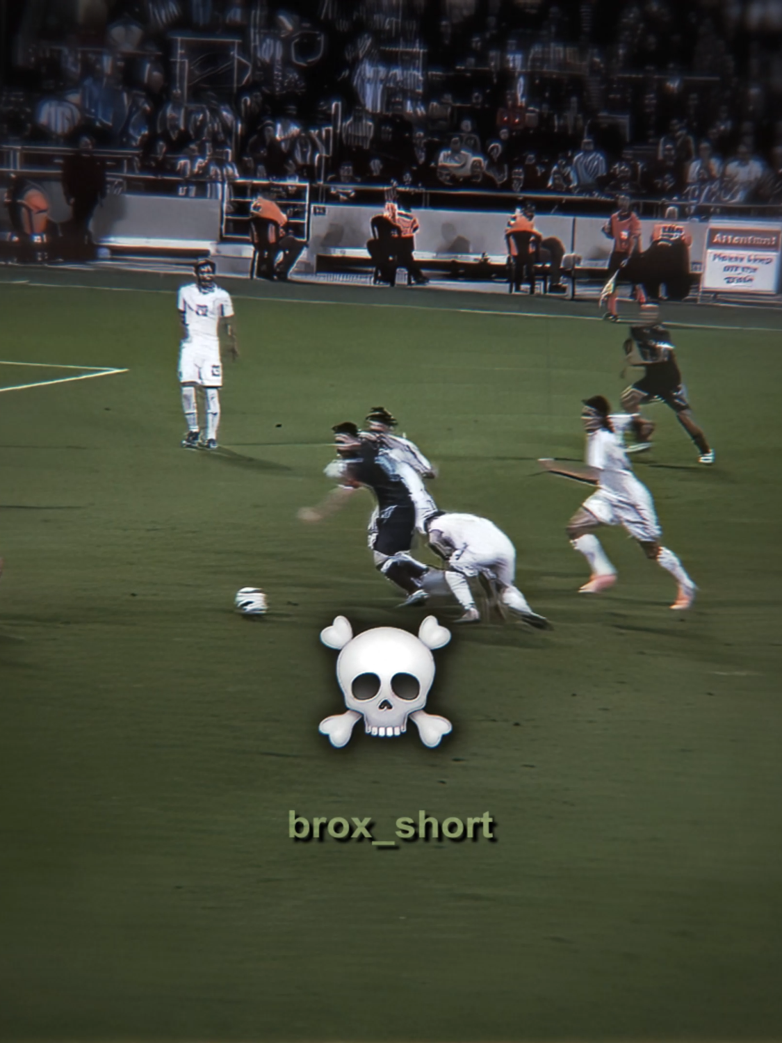 Messi dribbles against the whole Uruguayan team 😱☠️ #messi #leomessi #dribbling #argentina #uruguay #aftereffects #edit #skull