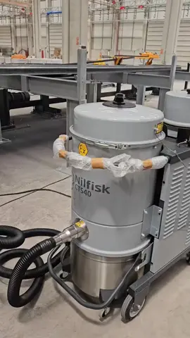 Mucho polvo metalico 😰 #fyp #aspiradoras #vacuum #limpieza #industrial 