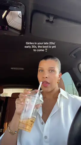 ❗️EDIT: Ok she wasn’t 32 when she arrived in NYC but REGARDLESS its never too late to do wtf you want, have all the experiences and live liiife ✌🏽  Thank you @brooke justine for the reminder 💋 #motivation #quarterlifecrisis 
