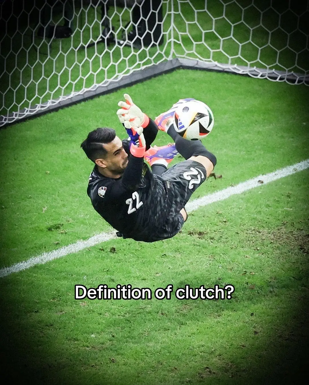 HE SAVED PORTUGAL 🥹❤️ #diogocosta #costa #portugal #slovenia #cr7 #ronaldo #legend #wholesome #respect #goalkeeper #save #penalty #football #footballtiktok #futbol #fyp