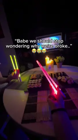 🥢🚀🌌 #sushi #starwars #lightsabers #maytheforcebewithyou #starwarsfan #chopsticks #duel #datenight #firstdate 