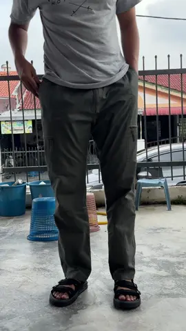 Replying to @Asri shady yang abang ni ckp betul . Seluar ni memang selesa pakai . Kain pun premium dari yang lain .  #seluarkargo #cargopants #seluarlelaki 