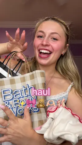 retail therapy is the best therapy⭐️ @Bath & Body Works @Gisou #haul #shoppinghaul #sephorahaul #sephora #gisou #gisouhairoil #gisoulipoil #bathandbodyworks #strawberrypoundcake #platoscloset #pink #thrift #fashion #style 