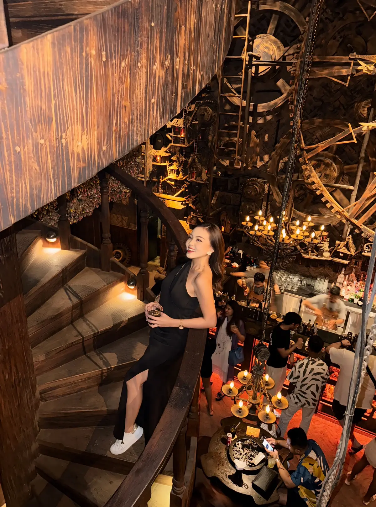 namanya Iron Fairies, mereka ada live music dan tempatnya bagus bangettt!! Detail nya kaya permainan Indiana Jones di Disneyland🧌 detail banget dari segala sisi tentang fairies aaa suka banget🧚🏻‍♀️ plis liat sampe slide terakhir lucu banget🥹 #bali #mustvisitinbali #mcbali #travellife #traveling #placetogobali #placetovisitbali #balibucketlist 