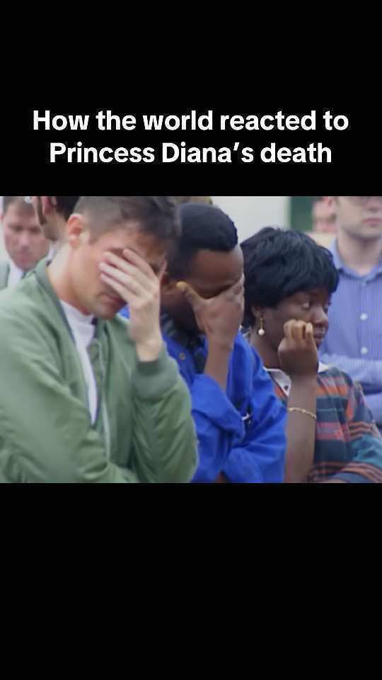 It will always break our hearts that she never found the happiness she deserved 💔💔💔 #princessdiana #dianaspencer #dianaprincessofwales #princessdi #princessdianaedit #princessofwales #ladydiana #ladydianaspencer #ladydi #peoplesprincess #queenofpeopleshearts #queenofhearts #englandsrose #royal #royalfamily #windsorfamily #spencerfamily #british #britain #mourn #cry #mourners #1997 #england #remember #neverforget 