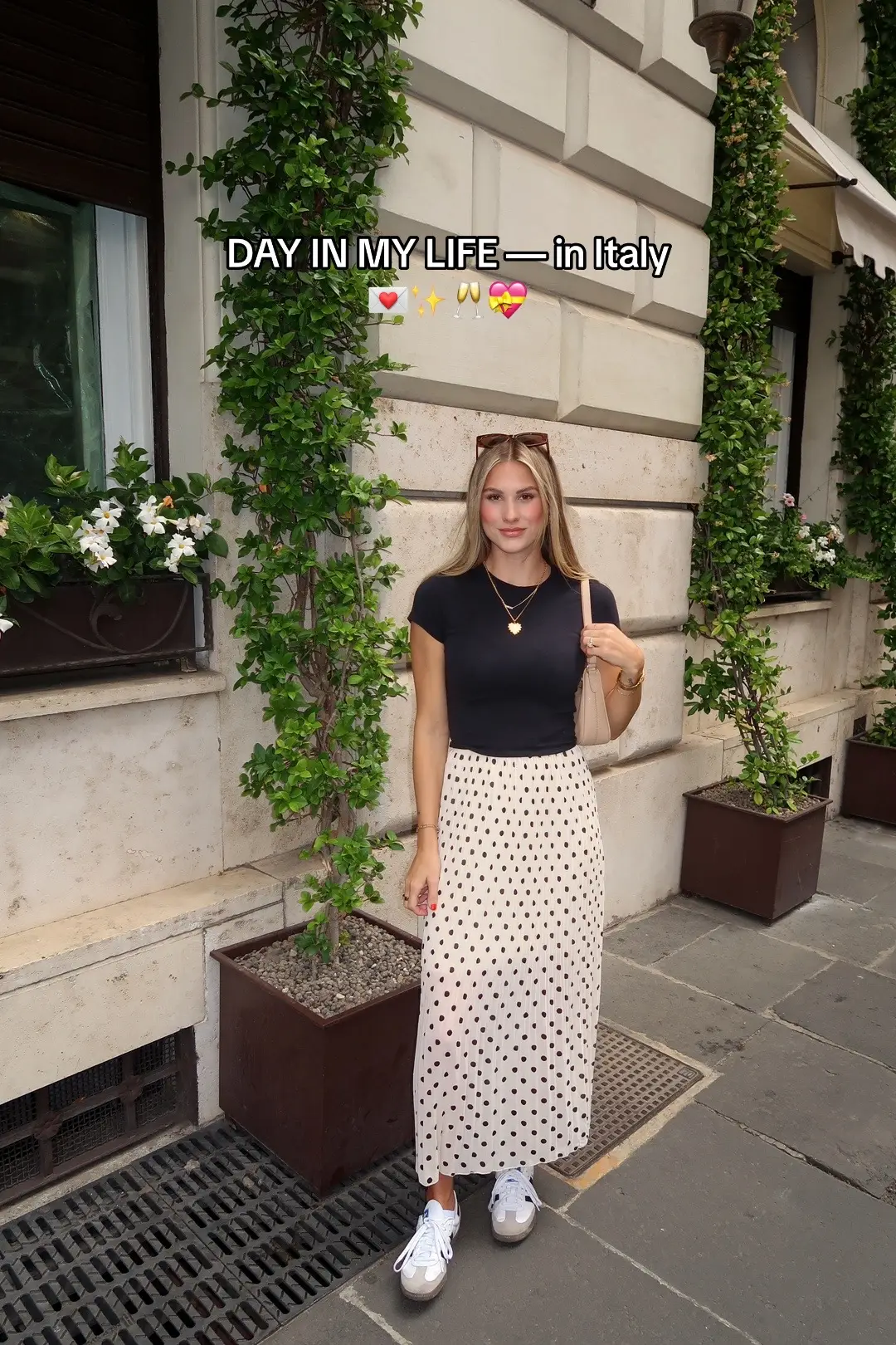 some photos throughout the day from our day in rome 🍷 Outfit of the day - so comfy & cute Toured the Vatican! Idk anything about history but this was so cool to learn about & see!  More pasta & wine!  Headed to amalfi…stay tuned! #diml #italy🇮🇹 #dayinmylifevlog #travelday #rome #pastalover #viral #spendthedaywithme #dink #eurosummer 