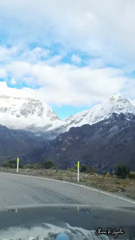 #porlasrutasdelperu🇵🇪 #puntaolimpica #ancash #bellezanatural #paisajesnaturales #nevado #huascaran #toyotafortuner #elaguamasricadelperu #aguamarina #cumbiaperuana #aguamarina Bajando Punta Olímpica con el agua más rica del Perú 😎🌊🌫🏞🍃🎶✔️