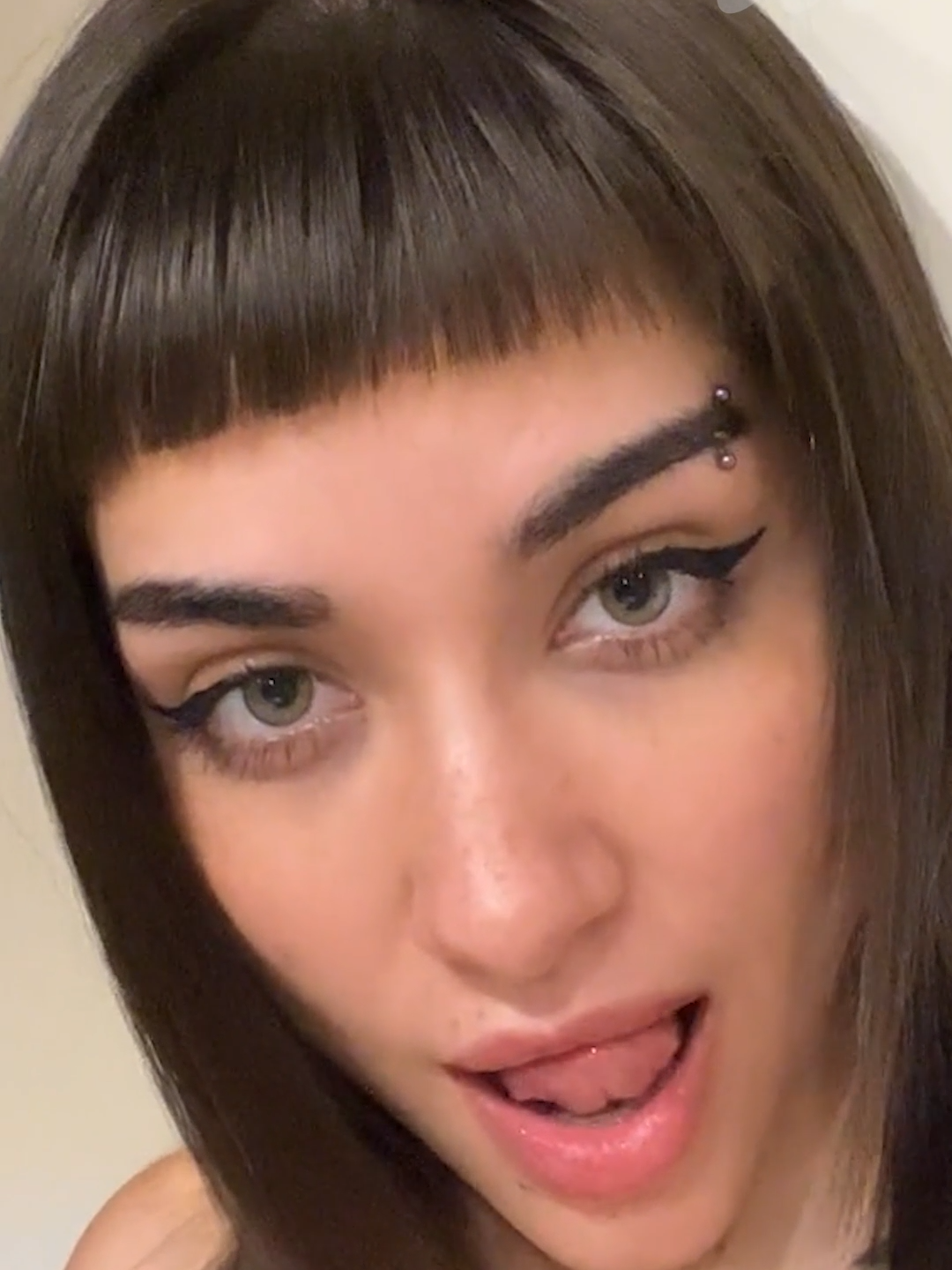 Solo #mariabecerra puede cortarse ella sola el flequillo y lograr que quede impecable 😮‍💨🤩 #tt #trending #viral #mariabecerra22 #lanenadeargentina #lnda