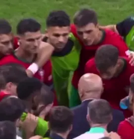 The moment Cristiano Ronaldo saw his mom crying in stand and he completely broken down in tears following his penalty kiss against Slovenia.