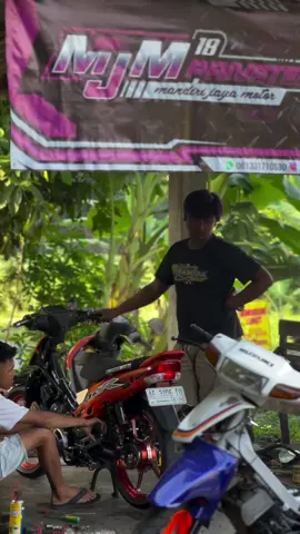 Panasin si oyen dulu🍊 📌knalpot type press AHM spek blayerr #fizroren  #fizrindonesia  #fizr_2stroke  #fizrmodifikasi  #2stroke  #2strokeindonesia 