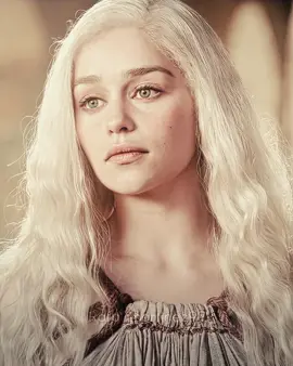 Emilia was so gorgeous in game of thrones ( Quality settings in my bio ) // #daenerystargaryen #gameofthrones #emiliaclarke #daenerystargaryenedit #gameofthronesedit #edit 