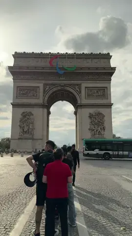 The Arc de Triomphe in Paris is a stunning architectural masterpiece that offers breathtaking views of the city. Located at the western end of the Champs-Élysées, it's a must-see landmark that captures the essence of Parisian elegance and grandeur. ✈️🇫🇷😍📸✨ #arcdetriomphe #paris #travel #champselysees #cityoflights #paris2024 #parisfrance 