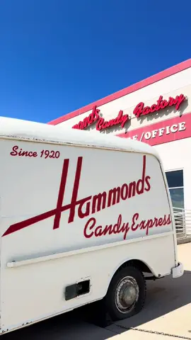 📍 HAMMOND’S CANDIES located in Denver! Come visit us for a free candy tour from 9:15am - 2:15pm 🍭♥️ #hammondscandies #denver #summeractivities #freetourdenver #sweets #handmadecandy 