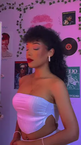 Time travel 🕰️💜 @emmiolofficial white set. Use my code marisa20 for discount #80s 