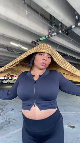 Im still learning how to tie them 😌😌  #cottonshemagh #shemagh #shemaghscarfstyle #shemaghlover❤️ #turbanstyle #turban #dealsforyoudays #summerstyle #fashioninspo 