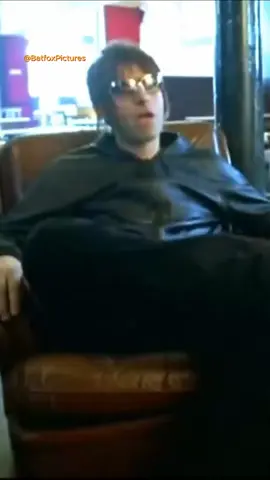 LIAM GALLAGHER - I DON'T THINK ANY OF THESE PEOPLE IN BANDS LOOK COOL #OASIS #LIAMGALLAGHER