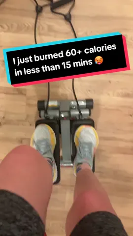 I get so sweaty so fast on this thing 🥵 #ministepper #athomeworkout #workoutroutine #easyworkout #tiktokshopfinds #beginnerworkout #fitnessinspiration #workoutwithme #athomeworkouts #athomeworkoutvideos #legworkout #musclebuilding 