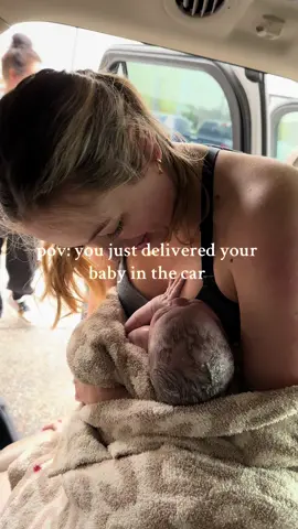 Me casually 4 months ago today 🤍 immediately after I delivered my baby in the car right outside the hospital. BASED ON A TRUE STORY 😅 #MomsofTikTok #laboranddelivery #delivery #birthstory #carbirth #naturalbirth #unmedicatedbirth #secondbornchild #pregnanttiktok #fypage #viral 