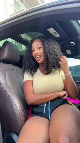 giving scalpppp! @FORGIRLFOREVER WIG #TikTokShopsale #summersale #forgirlforeverwig #weargowig #weargogluelesswig #gluelesswig #quickweave #fyp #foryou #beginnerfriendlywigs #summerhair 