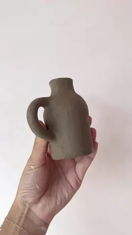 how to make a mini jug ✨ using the slab method make your own mini jug for syrup, toothbrushes, milk for tea - anything your heart desires 💕 an easy and simple diy to elevate ur homeware 🥰 #clay #pottery #athomepottery #diyclayinspo #howtoclay #diyclayideas #clayinspo #potteryinspo #handmadeceramics  #easyclaydiy #diygiftideas #diygifts #crockd 