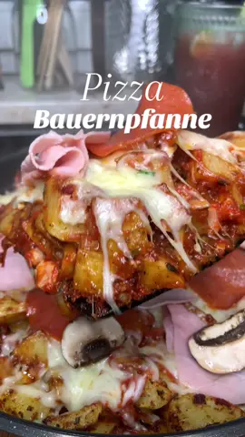 Pizza Bauernpfanne 🍕 Zutaten: ✳️6-7 Kartoffeln ✳️1 Zwiebel ✳️2 Knoblauchzehen ✳️6-7 Stk. Peperoni Salami ✳️5-6 Stk. Schinken ✳️6-7 Champignons ✳️1 EL Tomatenmark ✳️1 Dose Pizzasauce ✳️1-2 EL Öl ✳️geriebener Mozzarella ✳️Parmesan ✳️Salz, Pfeffer, Chiliflocken, Paprikapulver, italienische Kräutermischung #pizza #bauernpfanne #kartoffel #viral #germany #foodporn #foodblogger #joeskochwelt #foodpic #Foodie #foodblog #fyp #foryoupage #foodtiktok #mittagessen #abendessen #schnellerezepte #gesunderezepte #lecker #leckerrezepte #mealprep #kochenmitkind #waskocheichheute #familienrezepte #kochideen #kochenmitkind #familienrezepte #FoodTok #fürdich #fürdichpage #fürdichseiteシ #fürdichseiteviral