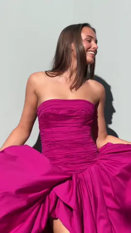 How gorgeous is our Aje Violette gown😍 Available for hire now!! Xx #aje #ajedress #ajeworld #ajedresshire #designerlabel #designerdress #ajethelabel #magenta #magentadress #shellharbour #wollongong #sydneydresshire #wollongongdresshire #shellharbourdresshire #getdressedhire 