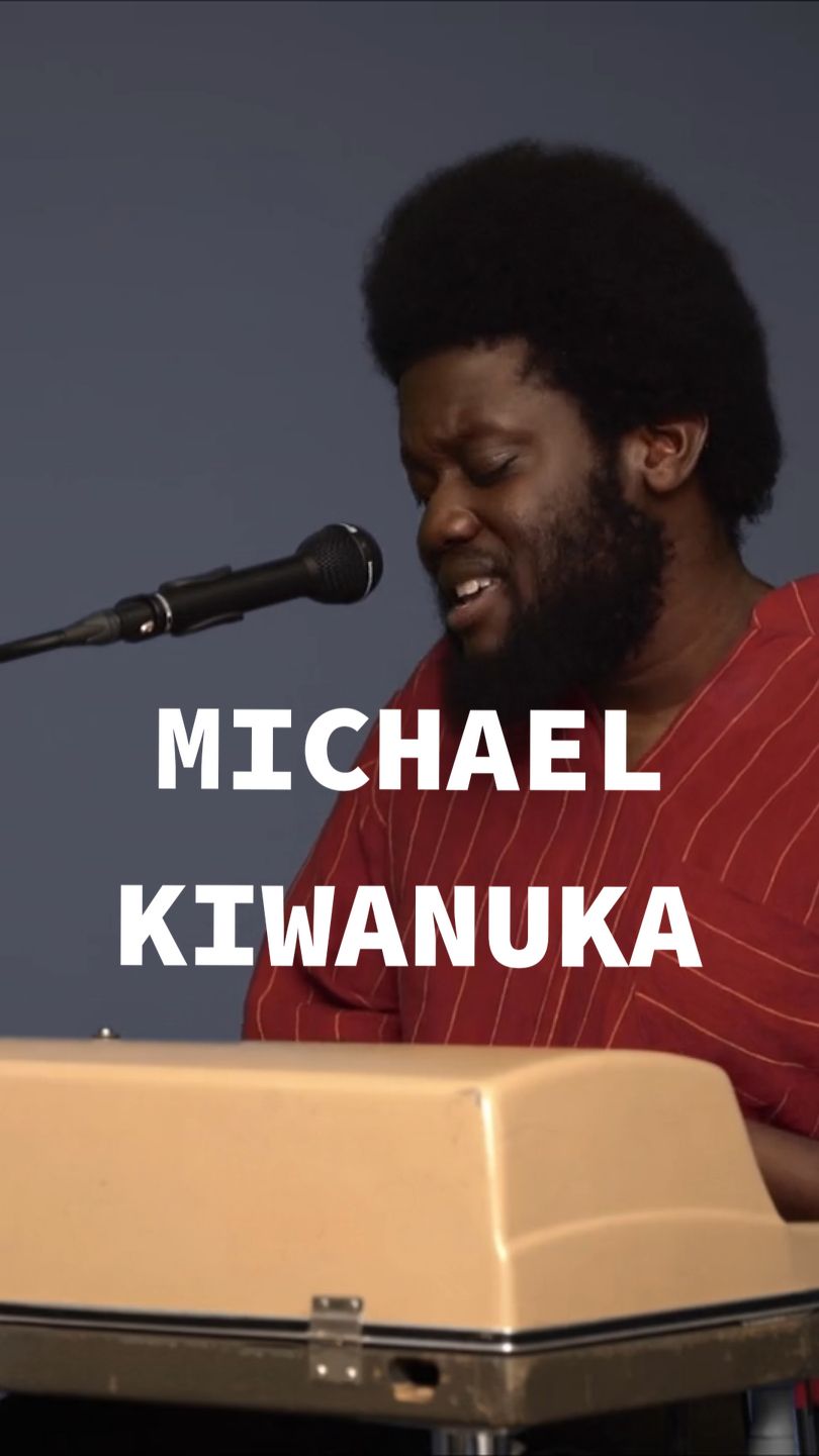 🎹 As soul stirring as it gets - @michaelkiwanuka. #michalekiwanuka #solidground #colorsshow #acolorsshow