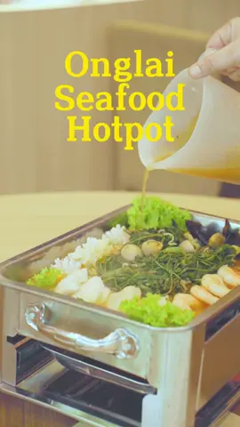 Craving for some warm, delicious seafood soup? 🦐🥘♨️ Onglai Seafood Hotpot is the dish for you!😋 Don’t forget to spice it up with our newest chili sauce! 🌶️🌶️🔥 #lemongrassfoodie #lemongrass #thaifood #eatdrinksmile #hougangcapeview #sg #fyp #halal #halalfood #foodrecipe #Recipe #EasyRecipe #onglaiseafoodhotpot #seafoodhotpot #hotpot #seafood #food cinematic #FoodTok #food tiktok #food video content #food mukbangs #Food Recipes #eating food