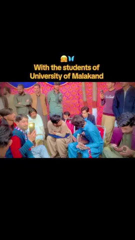 ✨💫❤️Da yar me gira pa makh raghla 😍🤭🌸#foryou #foryoupage #viral #poshtopoetry #rabab #mailas #universityofmalakand #uom #expo #student 