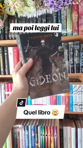 bellissimo ma davvero 🤯🤯🤯 #gideonlanona #librifantasy #amoleggere #neipertee #perte #jamesislington 