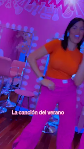 #karolg #quehubierasido #verano #Summer Gracias bichota @Karol G por esta cancion que esta arrazando 🌸🌸🌸🌸