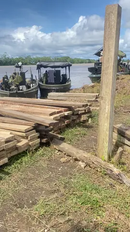#infanteriademarina #armadacolombiana🇨🇴 #policianacional #viral#Pirañas_artilladas. Cuando terminas la operacion y llega la moral 🔥🥷