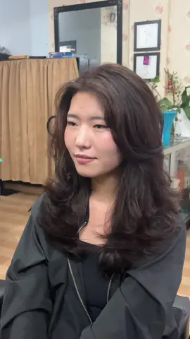 Layer cut in a beautiful wavy hair. She got some color retouched and a layer cut. For appointments please call #17307957  P.s- i ask my clients if they are okay if i upload their video without the censorship.  #haircut #hair #layeredhaircut #salon #bhutan #fyp #fypシ #color 